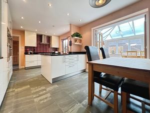 Kitchen- click for photo gallery